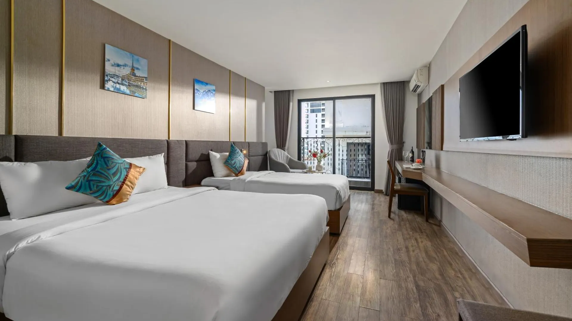 Sochi Hotel Να Τρανγκ 4*,